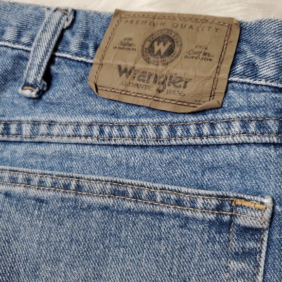 Vintage Y2K Men's Wrangler Denim, Dad Jeans, Shorts, 40W - Picture 3 of 4